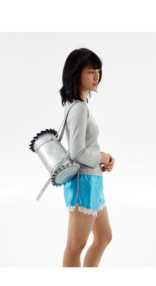 CryingCenter 银色皮革花边圆筒单肩斜挎包 哭喊中心 商品图2