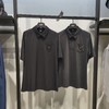 春夏新款男士限量版💀短袖上衣来了！进口弹力面料无论是版型还是设计都经得起考究，奢华低调沉稳的风格，胸口口袋限量徽章外加无缝压胶边点缀，时尚度十足！ 商品缩略图0