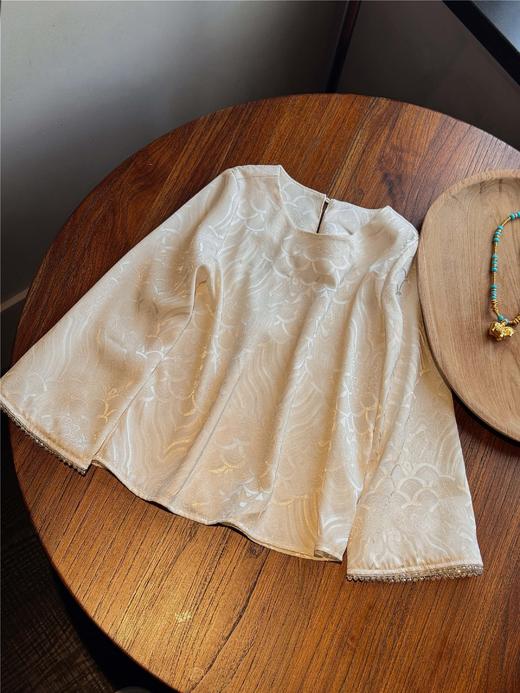 【非质量问题不退换】雅纹上衣 商品图0