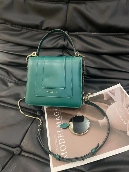 宝格丽 Serpenti Forever 系列 蛇头 绿色 牛皮 风琴包 商品图1