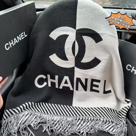 D122606熊猫色黑白双拼双C字母提花羊绒围巾披肩 商品图7