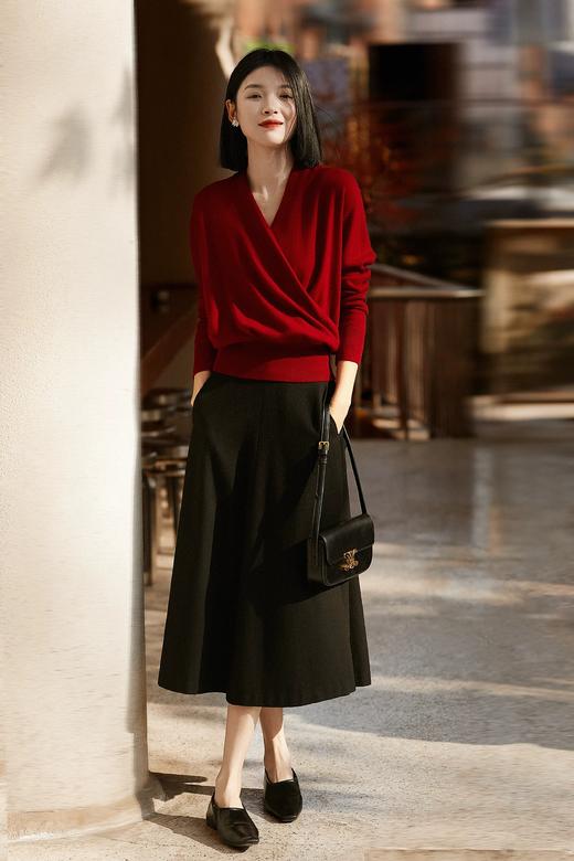 正红法式通勤100%羊毛交叉叠襟领大气知性针织衫上衣 商品图4