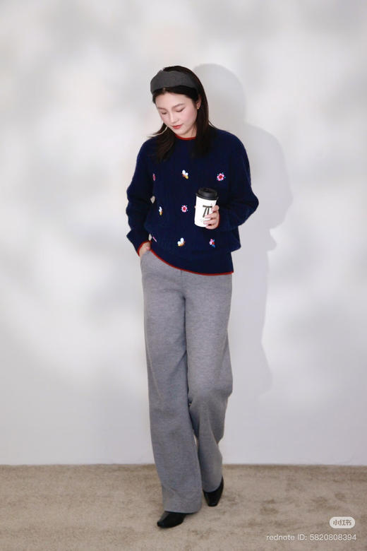 1226-7 独家圆正 小禾新春胶囊系列 趣味刺绣 绵羊毛羊绒 圆领套头衫 商品图3