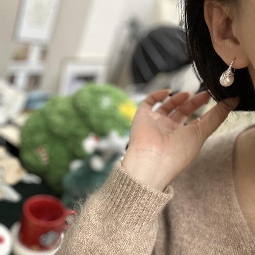 耳钩款淡水珍珠耳坠 11-12mm 正圆强光 面无暇 侧边微微瑕  纯银配件 商品图5