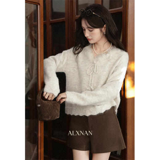 鹿向南「少女礼盒」秋冬新款高级燕麦色针织衫上衣慵懒羊毛毛衣女 商品图1