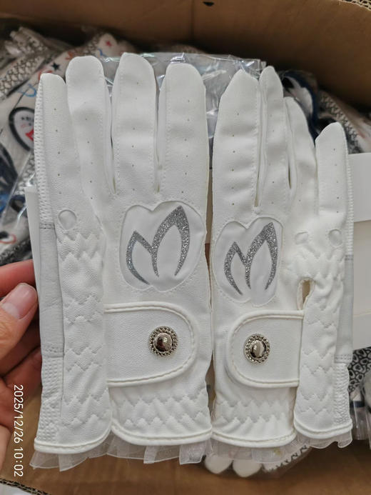 韩单兔头女士高尔夫手套，PU➕羊皮材质
尺码齐全18-21
特价💰79一副包邮，(两只) 商品图7