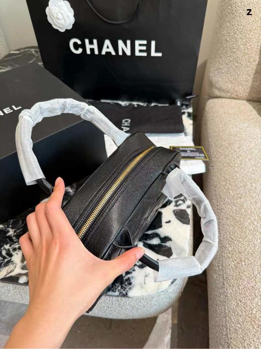 D122636百搭实用款鱼子酱牛皮大容量中古保龄球包 商品图7