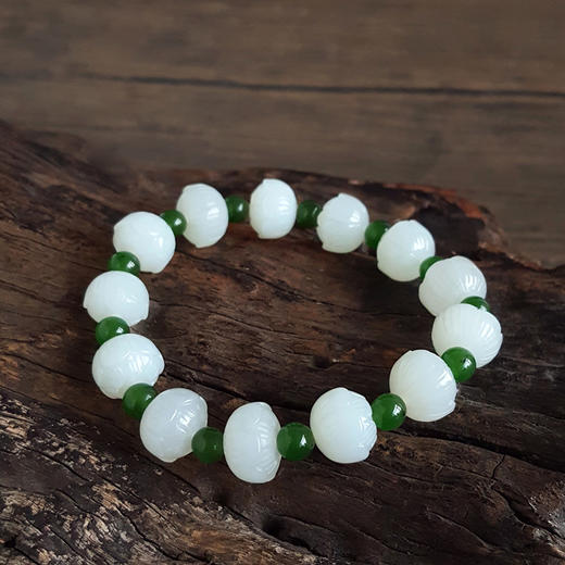 【天然正品】天然新疆料细腻一级白油润度佳莲花造型约12.2*9.5MM和田玉配菠菜绿碧玉手串白玉：12.2*9.5MM 碧玉：6.0MM(皆取最大值) 171225NJS55 商品图3
