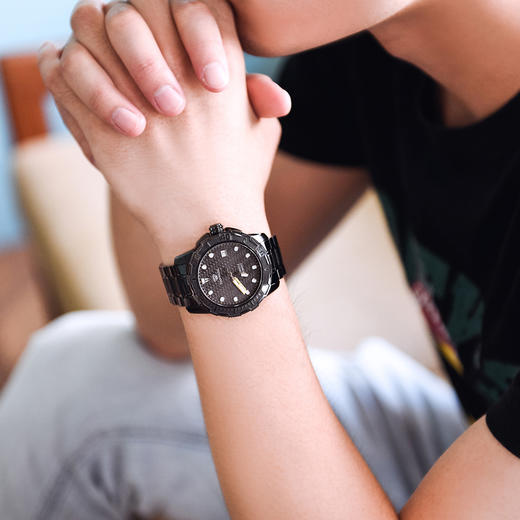 S00002575-23 天王TIAN WANG 蓝鳍系列200米潜水滑雪国潮男士运动手表夜光钢带防水机械男表 商品图4