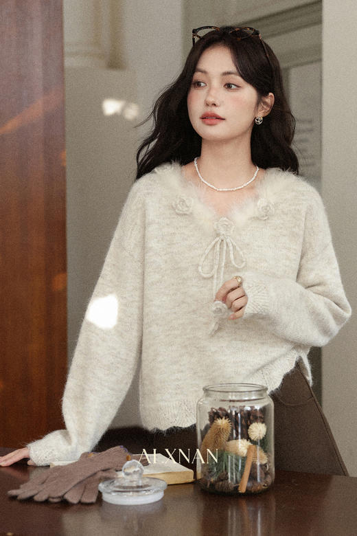 鹿向南「少女礼盒」秋冬新款高级燕麦色针织衫上衣慵懒羊毛毛衣女 商品图5