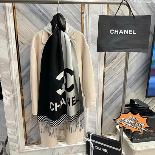 D122606熊猫色黑白双拼双C字母提花羊绒围巾披肩 商品图2