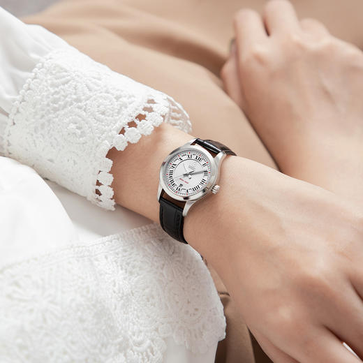 E76401620021382 依波路ERNEST BOREL 瑞士原装真皮表带复古时尚大三针罗马字符石英女表 商品图3