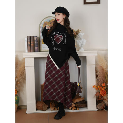 两三事 菱形漫迹 2025秋冬新款复古格纹不规则高腰半身裙 商品图1