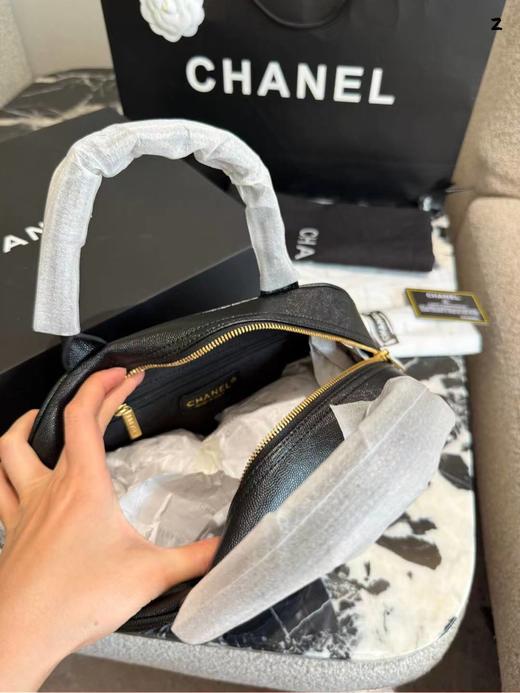 D122636百搭实用款鱼子酱牛皮大容量中古保龄球包 商品图8