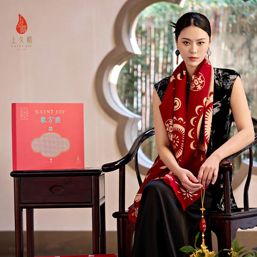 上久楷新中式国风文创礼盒送礼 宋锦挂件 丝羊绒长巾  宝驹纳福 商品图0