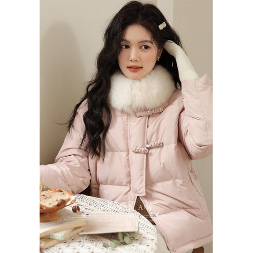 鹿向南「软糯女主感」粉色羽绒服女冬季2025新款90白鸭绒外套加厚 商品图4