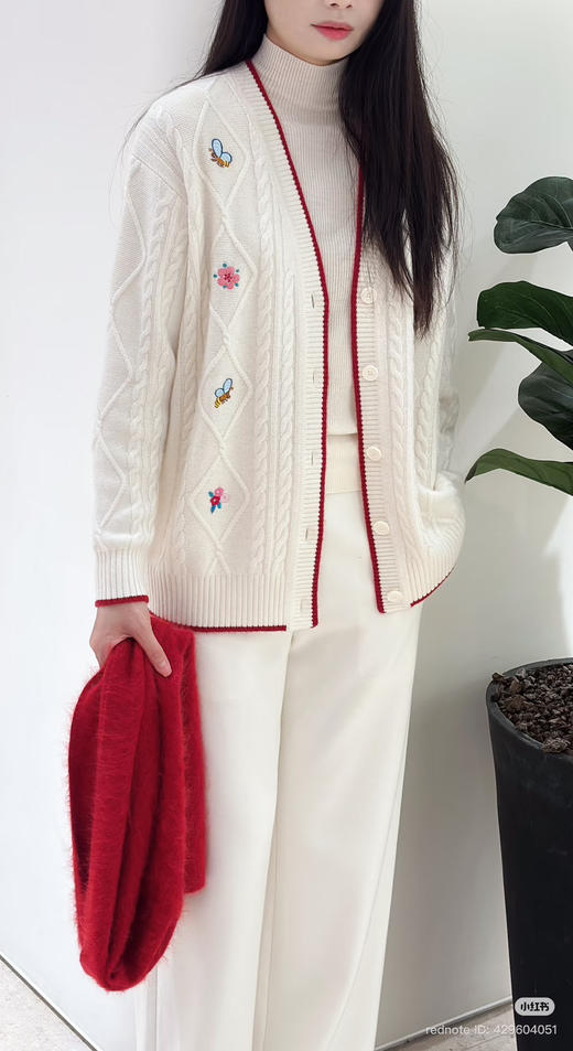 1226-8 独家圆正 小禾 新春胶囊系列 趣味刺绣 羊毛羊绒 廓形开衫 外套 商品图5