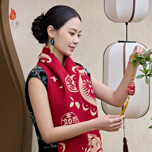 上久楷新中式国风文创礼盒送礼 宋锦挂件 丝羊绒长巾  宝驹纳福 商品图4