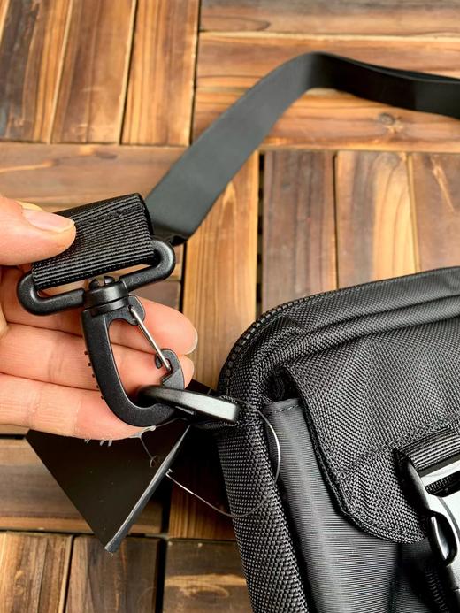 D122631男士休闲机能尼龙单肩方形包斜挎包 商品图11