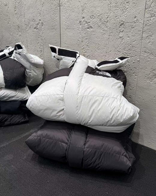 D122622情侣款连帽防水防风立体裁剪鸭绒羽绒服 商品图11