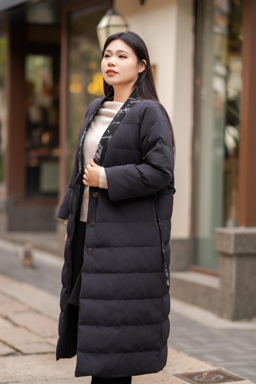 一周发货！💥年末最气质款羽绒服【新国标90白鸭绒 羽绒服】2款，一款保暖立领&翻领 大衣风衣款羽绒服，气质全黑；另一款V领国风新中式绗缝羽绒服，绗缝羽绒分隔填充不易跑绒~ 商品图8