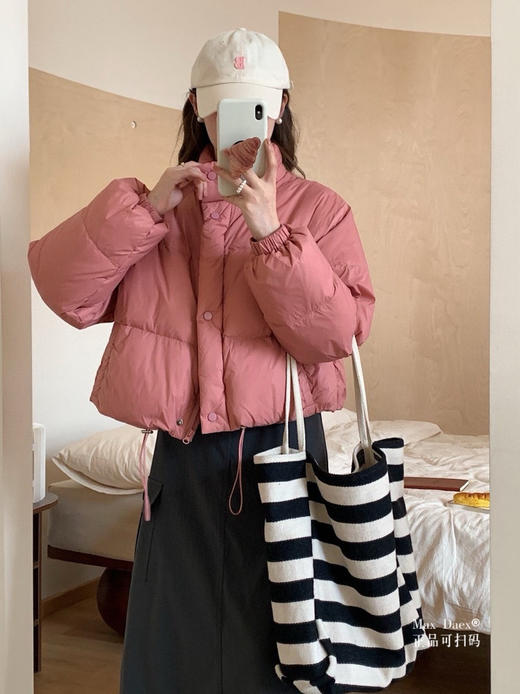 撤柜清仓轻奢品牌扫码Max Daex®六色短款棉服外套高品质 小羽绒棉版型短款穿着就是很轻便很自在，非常显高，高个子小个子都可以WAN美驾驭的! 短款棉服上身特别好看，360度无死角 商品图4