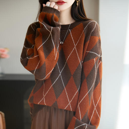「纤束马」浣熊绒菱形格毛衣 ， 传递出复古文艺的英伦气息，是时尚界的永恒经典 商品图3