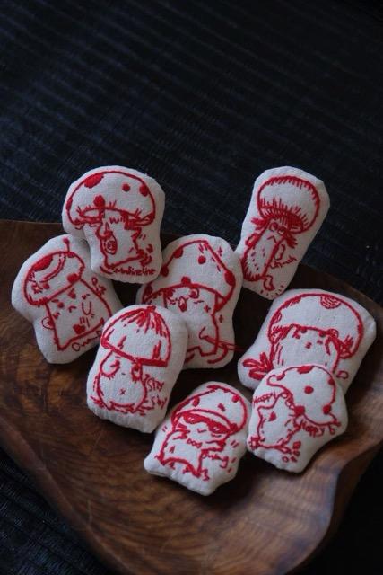 锦江丨博物人丨绣娘小菌人冰箱贴 商品图0