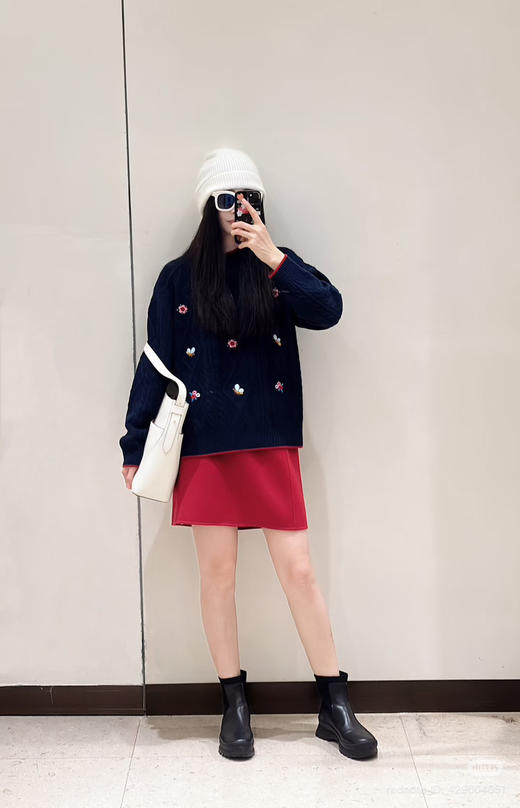 1226-7 独家圆正 小禾新春胶囊系列 趣味刺绣 绵羊毛羊绒 圆领套头衫 商品图6