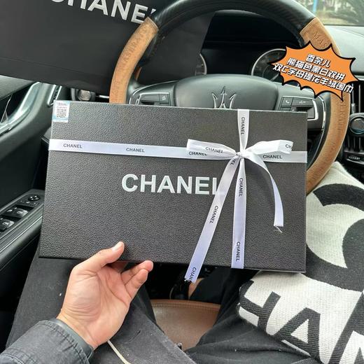 D122606熊猫色黑白双拼双C字母提花羊绒围巾披肩 商品图6