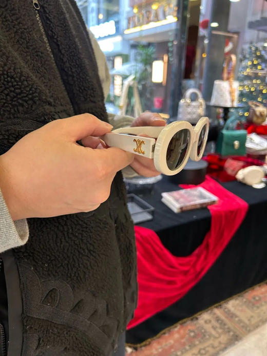 Celine 奶白色 墨镜 商品图1