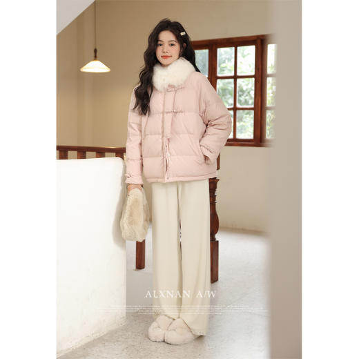 鹿向南「软糯女主感」粉色羽绒服女冬季2025新款90白鸭绒外套加厚 商品图3