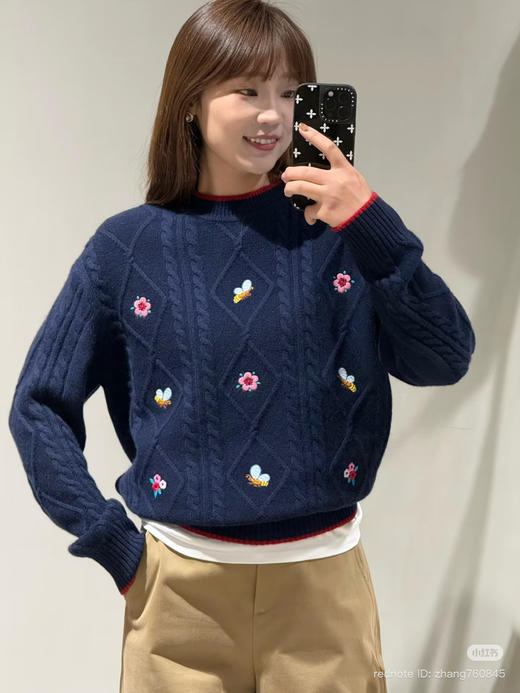 1226-7 独家圆正 小禾新春胶囊系列 趣味刺绣 绵羊毛羊绒 圆领套头衫 商品图7