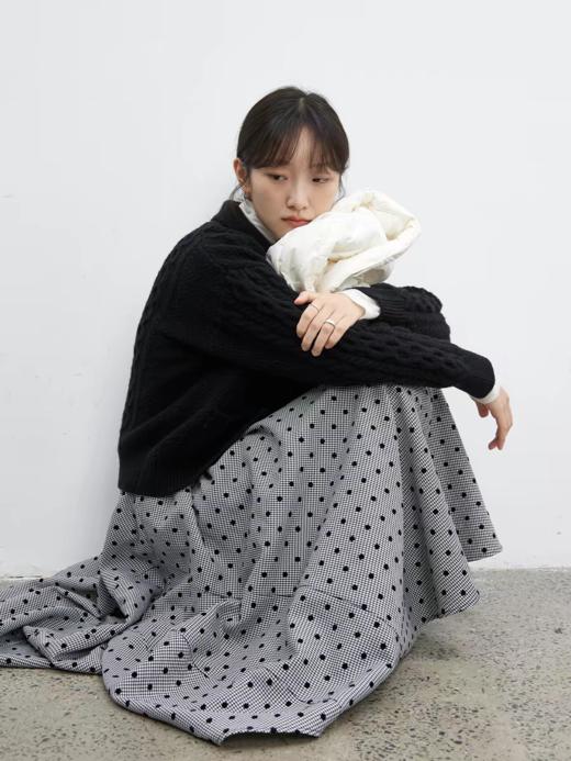 步履不停/5D41177C/千鸟格波点植绒花苞半裙 商品图2