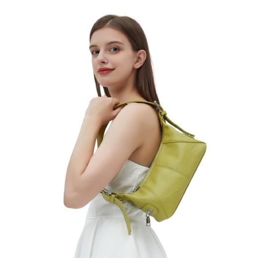 Folli Follie  机车风斜挎包-HB23SHP003（3-5天发货） 商品图1