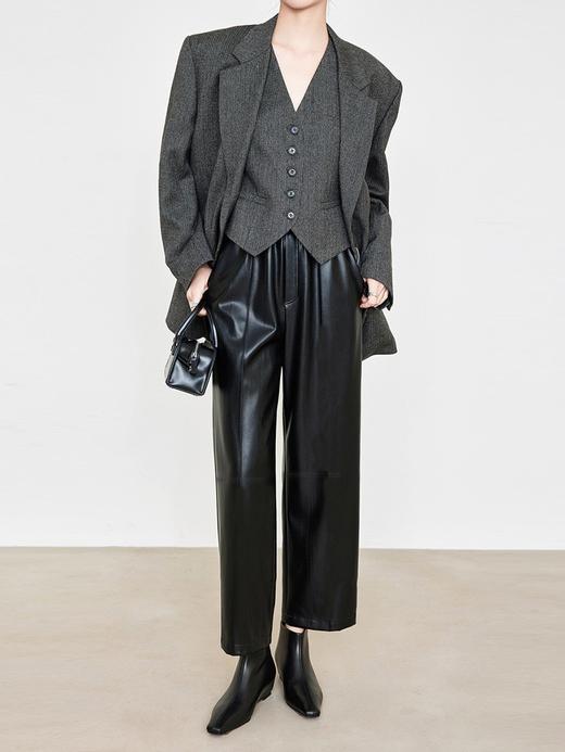 【秋冬精选】极简风老钱风蛋白皮松紧腰压缝直筒九分休闲皮裤 商品图3