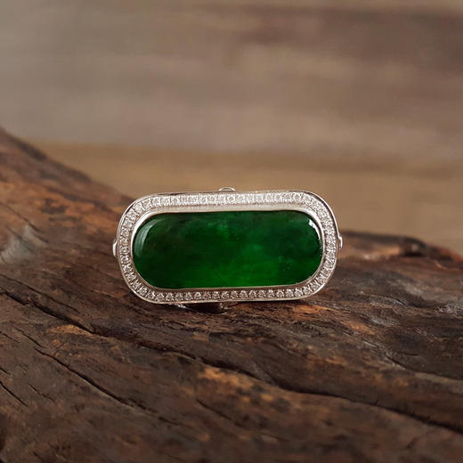 【天然正品】A货翡翠AU750收藏级白金豪镶钻镶天然细腻冰种满绿马鞍形翡翠宽版戒指23.8*10.3MM(皆取最大值)戒圈：25号 171225NJS36 商品图2