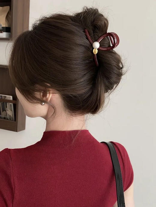 直发 新年款红色系 一家高端品的抓夹系列 商品图7