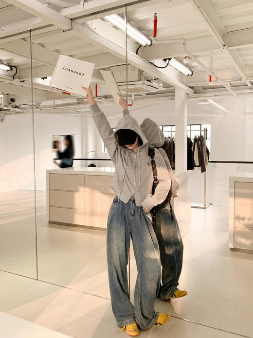 <曾小咸推荐>现货秒杀 ！微信超特价！ 韩系短款拉链连帽卫衣 日常189.99 立减100 秒杀89.99！！ 商品图6