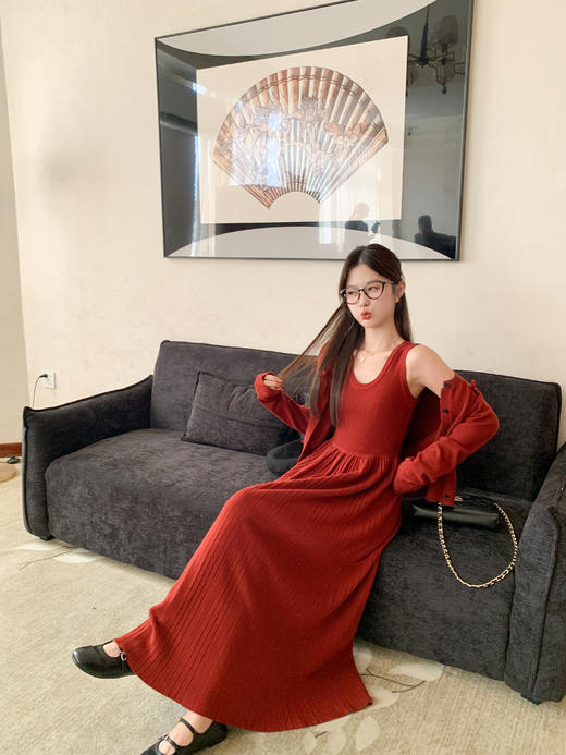 <曾小咸推荐>现货秒杀 ！微信超特价！韩系开衫+背心连衣裙套装 日常259.99 立减120 秒杀139.99！！ 商品图2