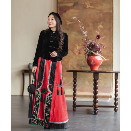 【林栖设计小店】恭王府联名|马面裙马上有福绣花2026早春新款半身裙女1961229 商品图6