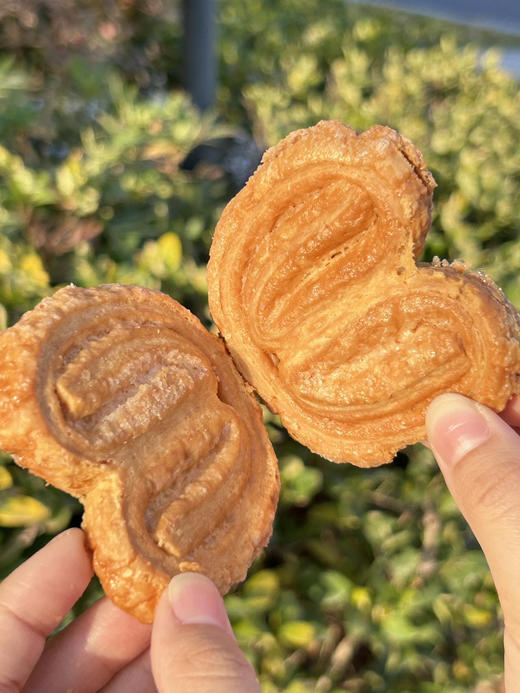 一只小叉叉·黄油蝴蝶酥360g/箱 ✔️一口酥脆，奶香四溢 ✔️配料表干净，不含香精防腐剂 ✔️独立包装 商品图3