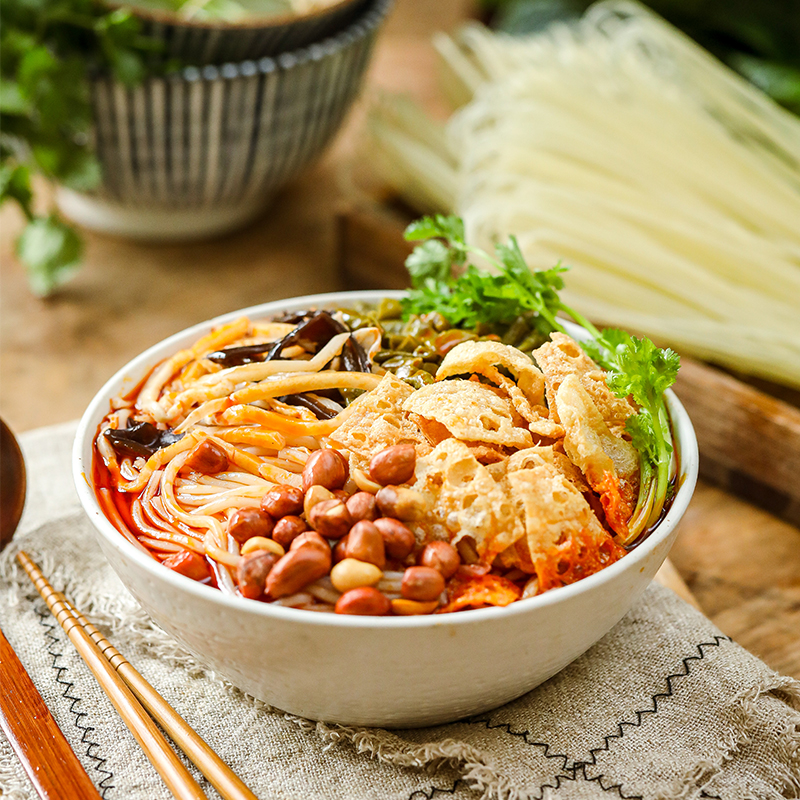 手工现做螺蛳粉 小锅熬汤 酸辣鲜香 自制小料 地道健康