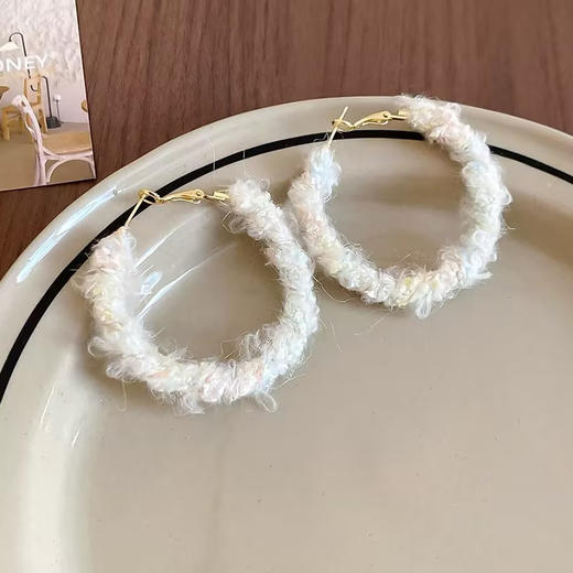 毛绒绒耳圈秋冬耳饰-纪念日百货门店同款168445011 商品图4