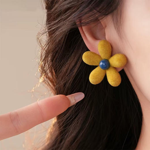 复古俏皮植绒花瓣银针耳环-纪念日百货门店同款168444991 商品图4