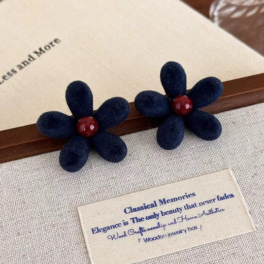 复古俏皮植绒花瓣银针耳环-纪念日百货门店同款168444991 商品图2