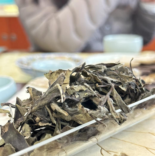 2026年货节 ｜【駸駸日上】马年生肖纪念白茶收藏版，2019年荒野花香白牡丹竹编日晒原料，净含量300g*1饼（5饼*提/1500g） 商品图3