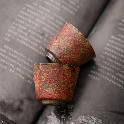 【中式自然古风元素❗️雅致茶事器型物美】老岩泥满山红赭石釉小茶杯 品茗杯陶瓷侘寂杯个人杯功夫茶杯茶盏。jb 商品图1