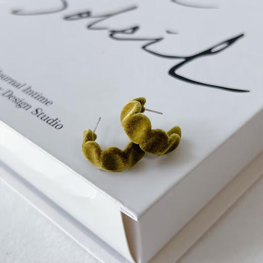 秋冬温暖感植绒银针耳环-纪念日百货门店同款168198102 商品图3