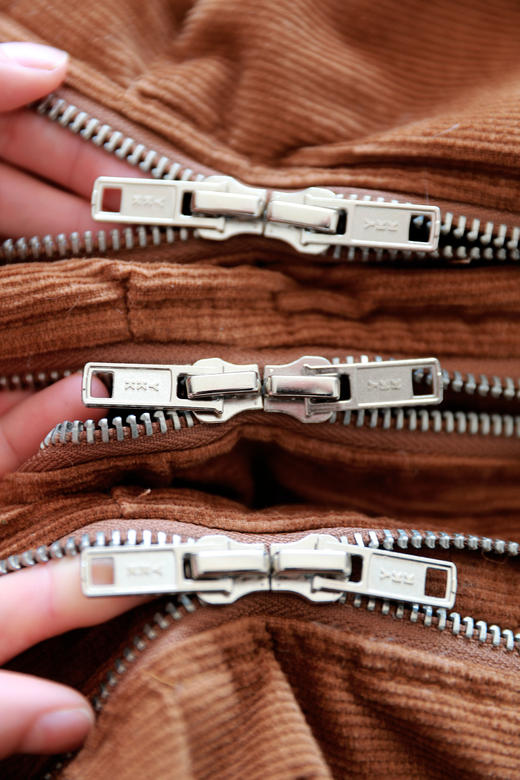 皮毛一体羽绒服，小标刺绣工艺。双拉链灯芯绒翻领羽绒女C122788 商品图14